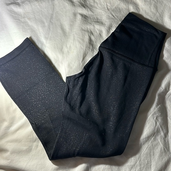 Lululemon align crop legging polar shift embossed - Picture 4 of 7